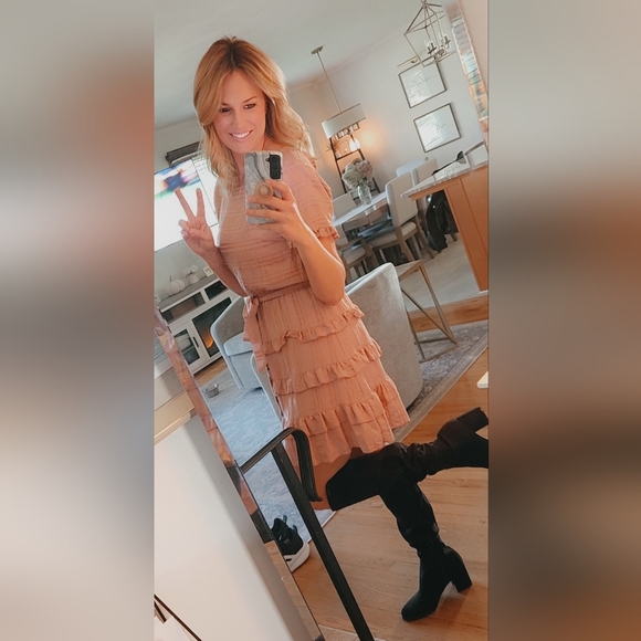 Meet your Posher, Liz - Picture 3 of 13